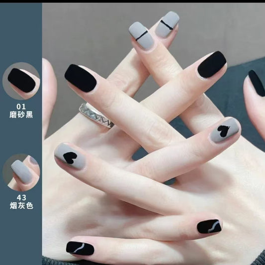 wear  a nail (美甲）