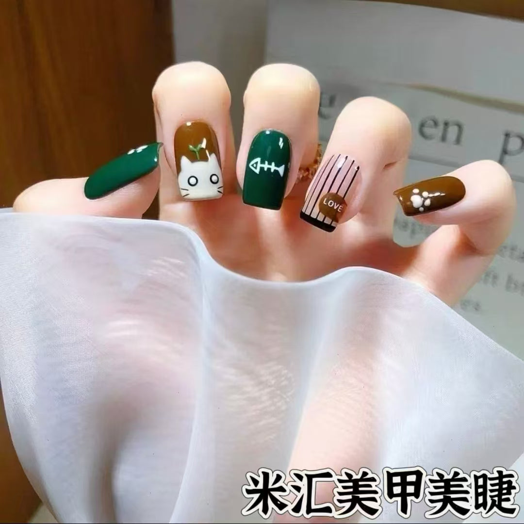 wear  a nail (美甲）